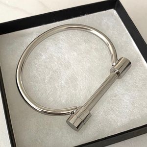 Stainless steel bar screw charm bangle bracelet